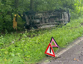 Mit Geländewagen frontal gegen Baum