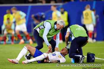 Zorgen om Mbappé, die dan toch geen operatie nodig heeft: "Het zou zijn deelname kunnen beëindigen"