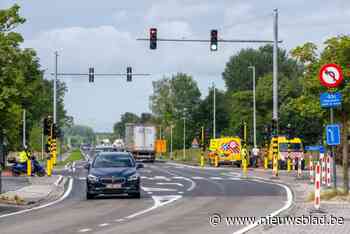 65-jarige bestuurder lichtgewond na botsing op N17