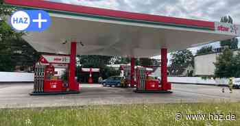 Unfall in Hannover-Bothfeld: Auto fährt in Gas-Zapfsäule