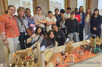 Leerlingen Anneessens-Funck maken historische tijdlijn van onze planeet en mensheid: “We schenken hem aan lagere school”