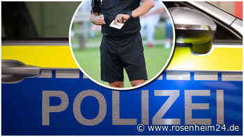 Fußball-Relegationsspiel in Bayern eskaliert: Spieler und Zuschauer gehen auf Schiri los