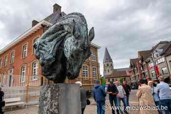 Bronzen beeld promoot 46ste Paardenmarkt: “Spetterende slotshow met Lusitano-paarden”
