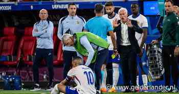 Franse bondscoach komt met update over blessure Mbappé: ‘Hij moet neusoperatie ondergaan’