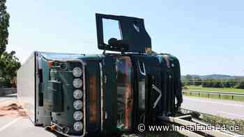 Unfall mit Lkw auf der A94 Richtung Marktl – Autobahn wohl noch stundenlang gesperrt