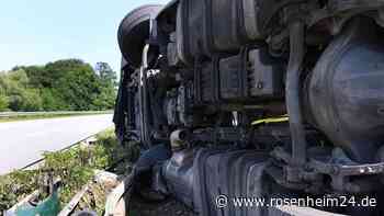Unfall mit Lkw auf der A94 Richtung Marktl – Autobahn wieder frei