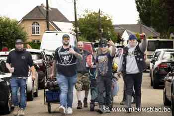 Desselaars omarmen Graspoppers, die hun wagens noodgedwongen in woonwijken parkeren. “Dankzij hen is er eindelijk iets te zien hier”