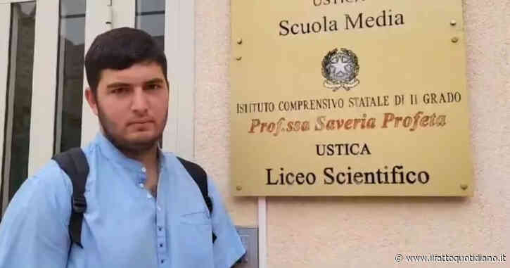 Maturità 2024, a Ustica il candidato è uno solo: “Mi è mancato condividere l’ansia. Ma sono felice di aver studiato qui”