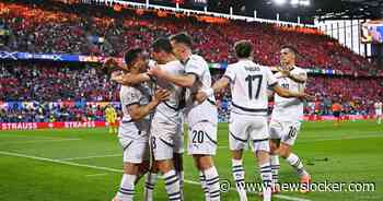 Zwitserland mag door prachtgoal Shaqiri blijven hopen op plaatsing voor knock-outfase