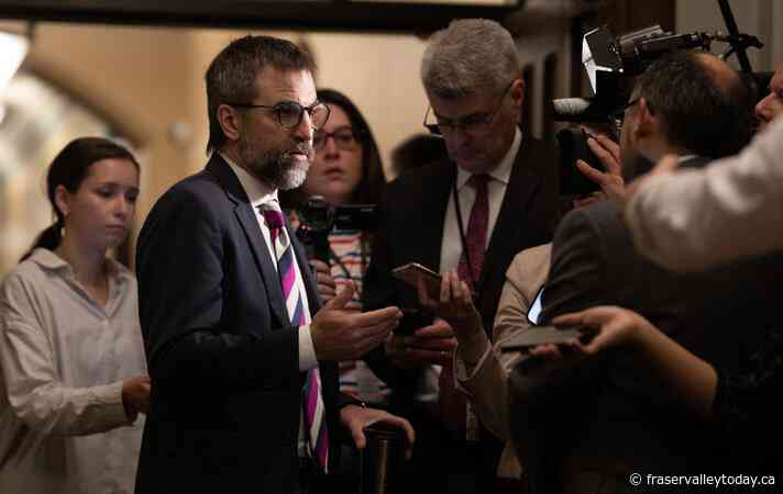 Ottawa moves forward on threat to use federal powers to help Quebec caribou