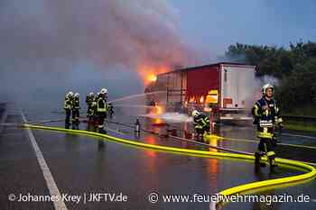 Gefahrgut-Lkw brennt nach Unfall