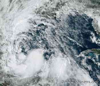 Texas under threat of flooding and high winds as Tropical Storm Alberto swirls in Gulf of Mexico