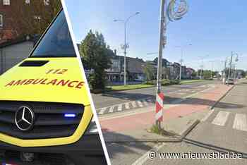 Twee voetgangers kritiek na nachtelijke aanrijding, man en vrouw staken vermoedelijk over