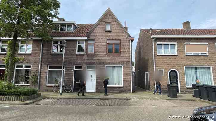 Huizen binnengevallen in zoektocht naar mensensmokkelaar
