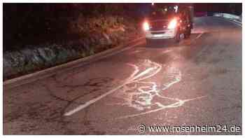 Schmierfilm auf Biker-Strecke: Öl-Attacke auf B 307 am Sylvenstein-Speicher