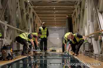 Tower Bridge glass walkway replaced over 12 hours