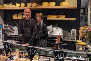 Iwein (61) en Daisy (57) runnen als broer en zus al 40 jaar samen kaaswinkel: “Sommige klanten zijn vrienden geworden”