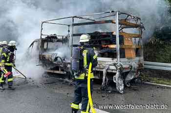 Transporter brennt auf der A2 bei Bielefeld aus