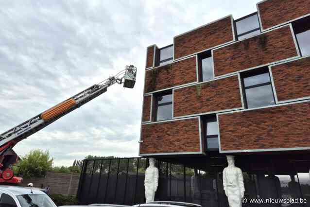Brandweer inspecteert preventief politiegebouw