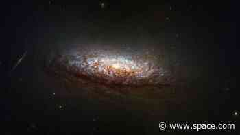 Hubble Telescope bounces back with glorious galaxy pic in '1-gyroscope mode'