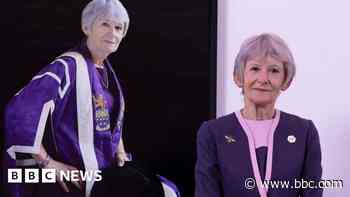 Portrait of university's first female leader unveiled