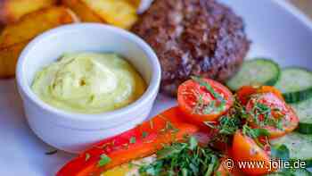 Rezept: Dieser Curry-Dattel-Dip ist perfekt für die Grill-Saison