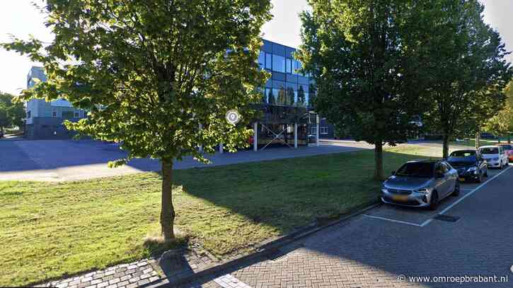 Tweehonderd asielzoekers in leegstaand gebouw op bedrijventerrein