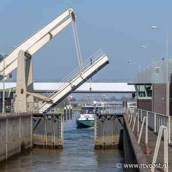 Werk aan Spooldersluis: hinder voor water- en wegverkeer