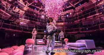 Review: Importance of Being Earnest at the Royal Exchange