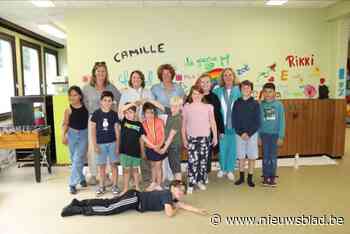 Wijkschool De Zilvermeeuw houdt ‘geluksdrink’ voor verhuis naar Groenestraat: “Nemen intrek in nieuw nest”