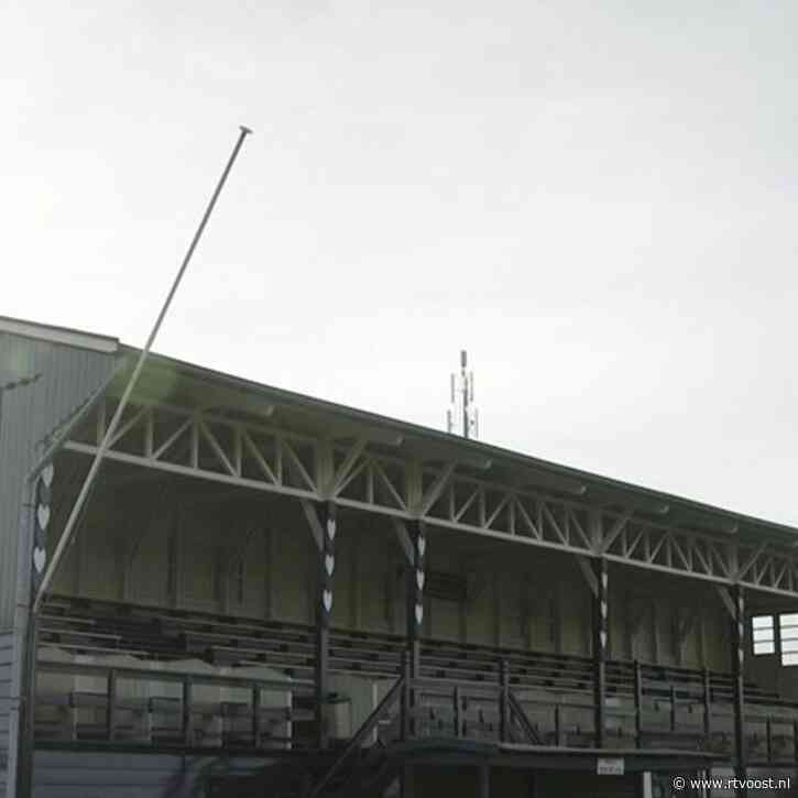 Stichting Eretribune Heracles wil honderd jaar oude voetbalmonument verplaatsen naar Erve Asito