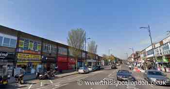 Bellegrove Road Welling assault: Man taken to hospital