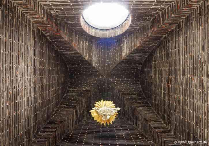 Schutzmantel in Freising
 - Kapelle in Freising von Brückner & Brückner Architekten und Kiki Smith