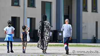 Asylverfahren in Drittstaaten?: Dröge spricht von "schlechter Show" - Söder will mehr Tempo