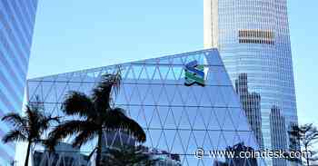 Standard Chartered Is Building a Spot BTC, ETH Trading Desk