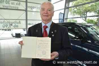 Warburg: Goldener Meisterbrief für Günter Kuhaupt