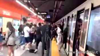 Far west Spagna, rissa tra borseggiatori e passeggeri. Furti e violenze nonostante le riprese video