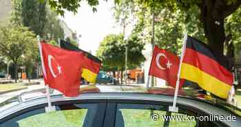 EM 2024: Deutschland und Türkei haben Fans, die für beide Team jubeln