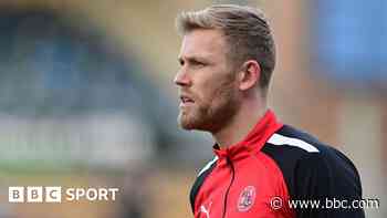 Port Vale sign Fleetwood striker Stockley