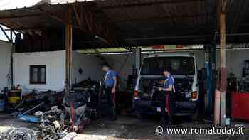 Un deposito di veicoli rubati alle porte di Roma
