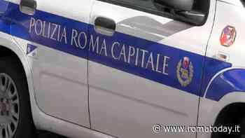 Paura a Trastevere: auto finisce sui tavoli di un ristorante, ferita una bambina