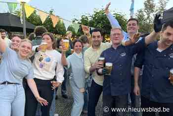 Café Trappisten nu helemaal regenproof met nieuwe terrassen: dat verdient feestje met véél trappist op langste dag van jaar