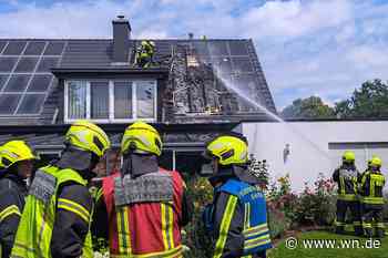 Feuerwehr bekämpft Dachstuhlbrand in Wolbeck