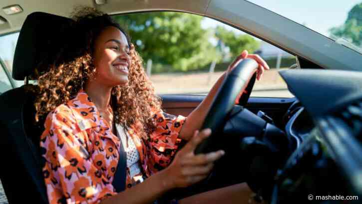 Turn your vehicle into a smart car with this wireless dash display on sale for $90