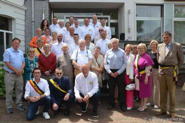 MVC Sint-Augustinusshotters op gemeentehuis ontvangen