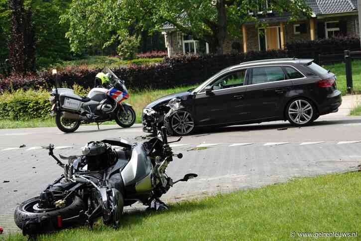 Motorrijder met spoed naar ziekenhuis na botsing met auto
