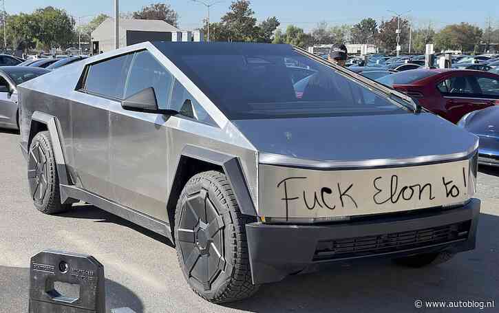 Tientallen Tesla Cybertrucks getooid met Fuck Elon graffiti