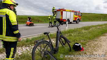 Ohne Helm unterwegs: Ältere Frau bei E-Bike-Sturz nahe Altenmarkt wohl schwer verletzt