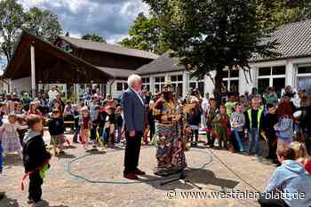 Grundschule St. Walburga in Neuenheerse feiert fünften Geburtstag