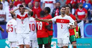 Zien om te geloven: curieuze eigen goal Turkije verdubbelt voorsprong Portugal op EK